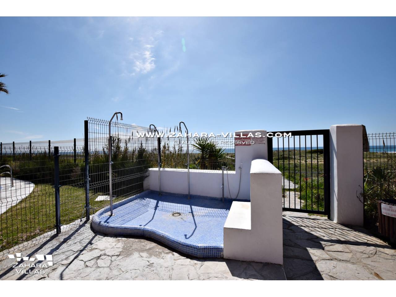 Imagen 41 de Bajo con Jardín Privado en Urb. Costa Zahara, a pie de playa