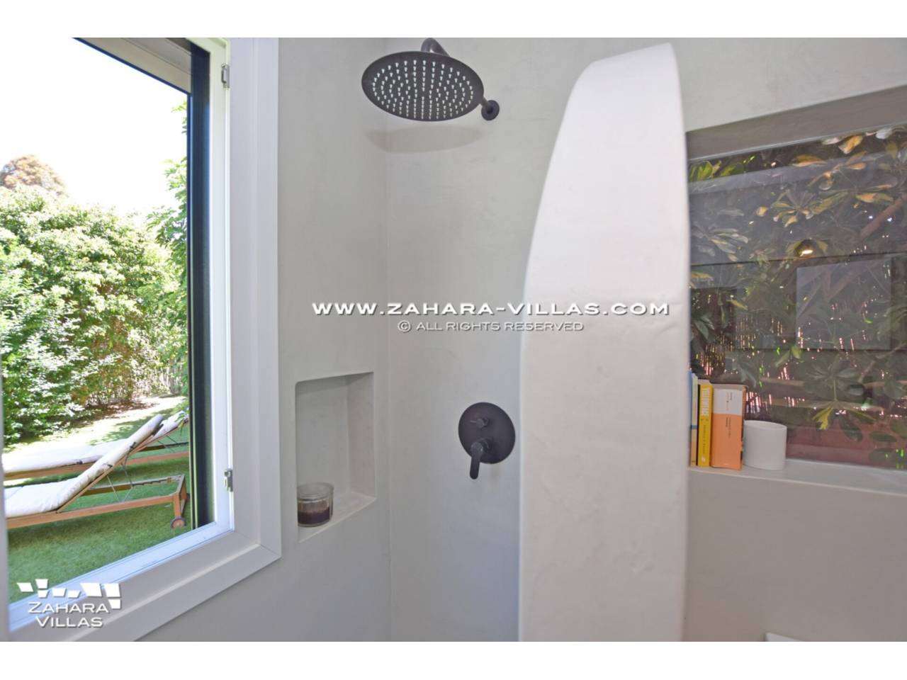 Imagen 28 de Bajo con Jardín Privado en Urb. Costa Zahara, a pie de playa