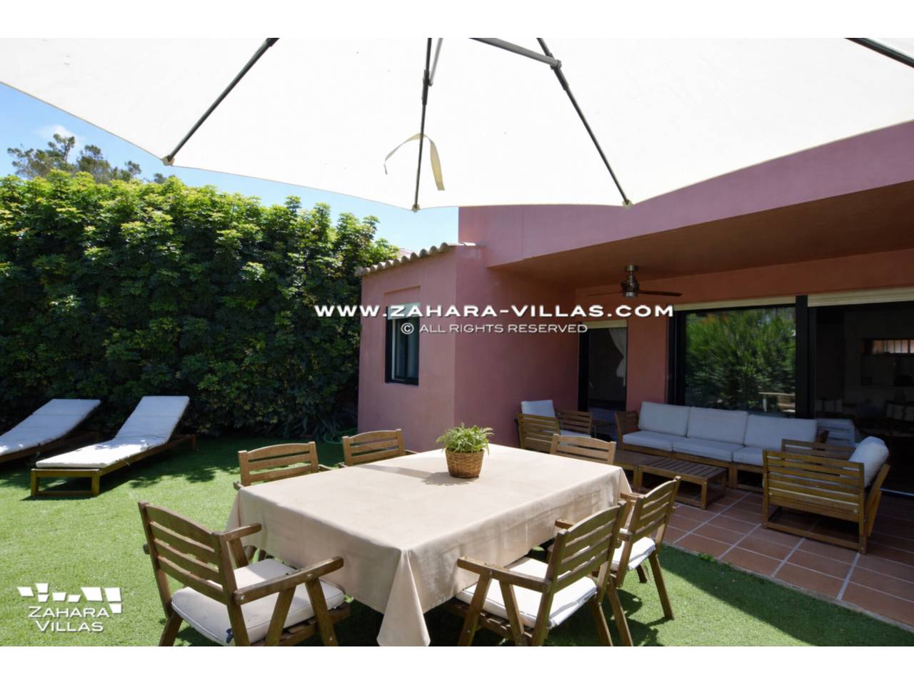 Imagen 1 de Bajo con Jardín Privado en Urb. Costa Zahara, a pie de playa