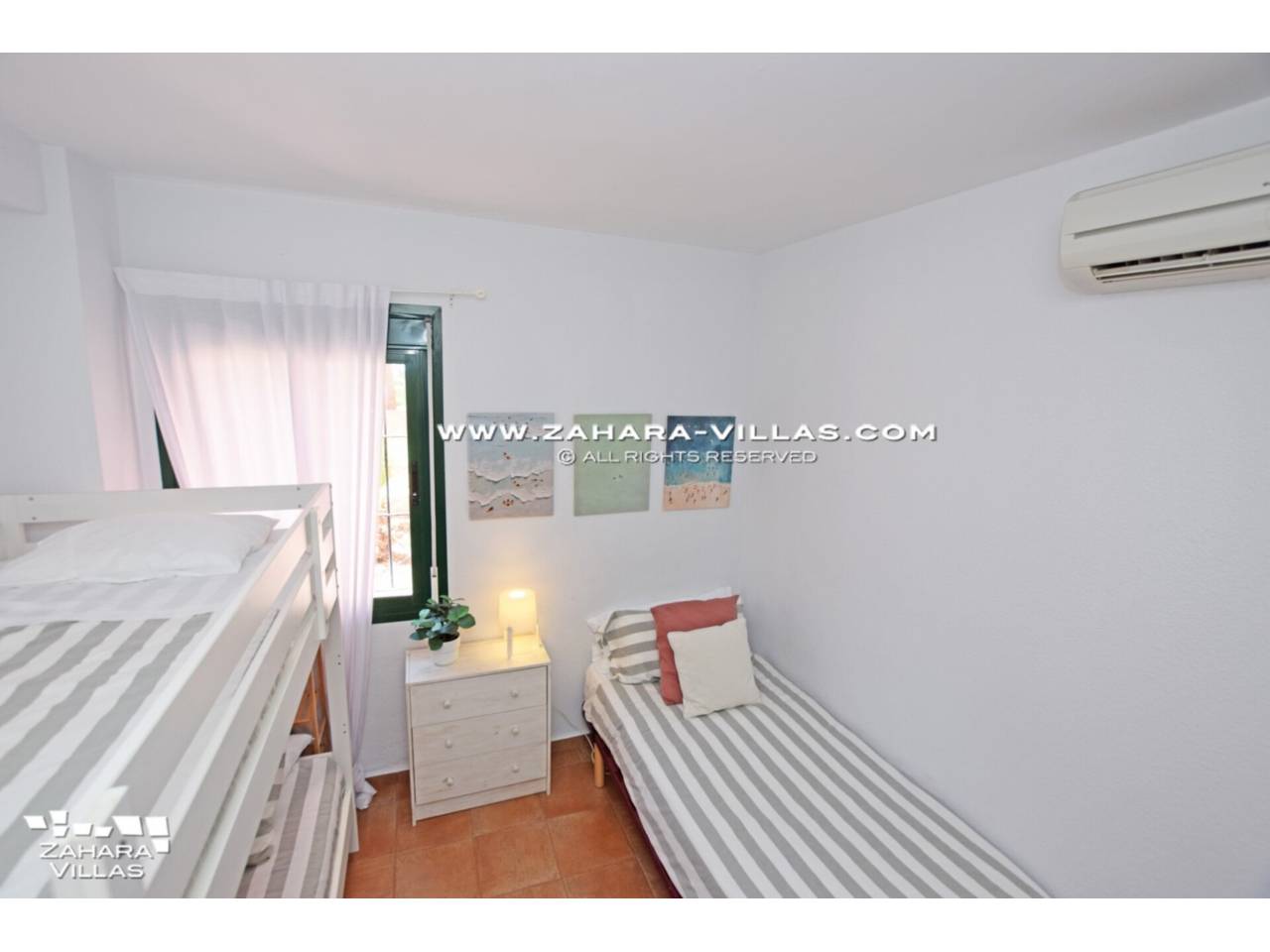 Imagen 21 de Bajo con Jardín Privado en Urb. Costa Zahara, a pie de playa