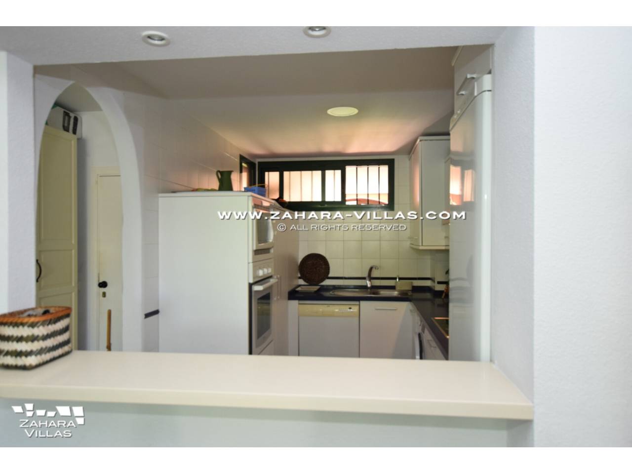 Imagen 14 de Bajo con Jardín Privado en Urb. Costa Zahara, a pie de playa