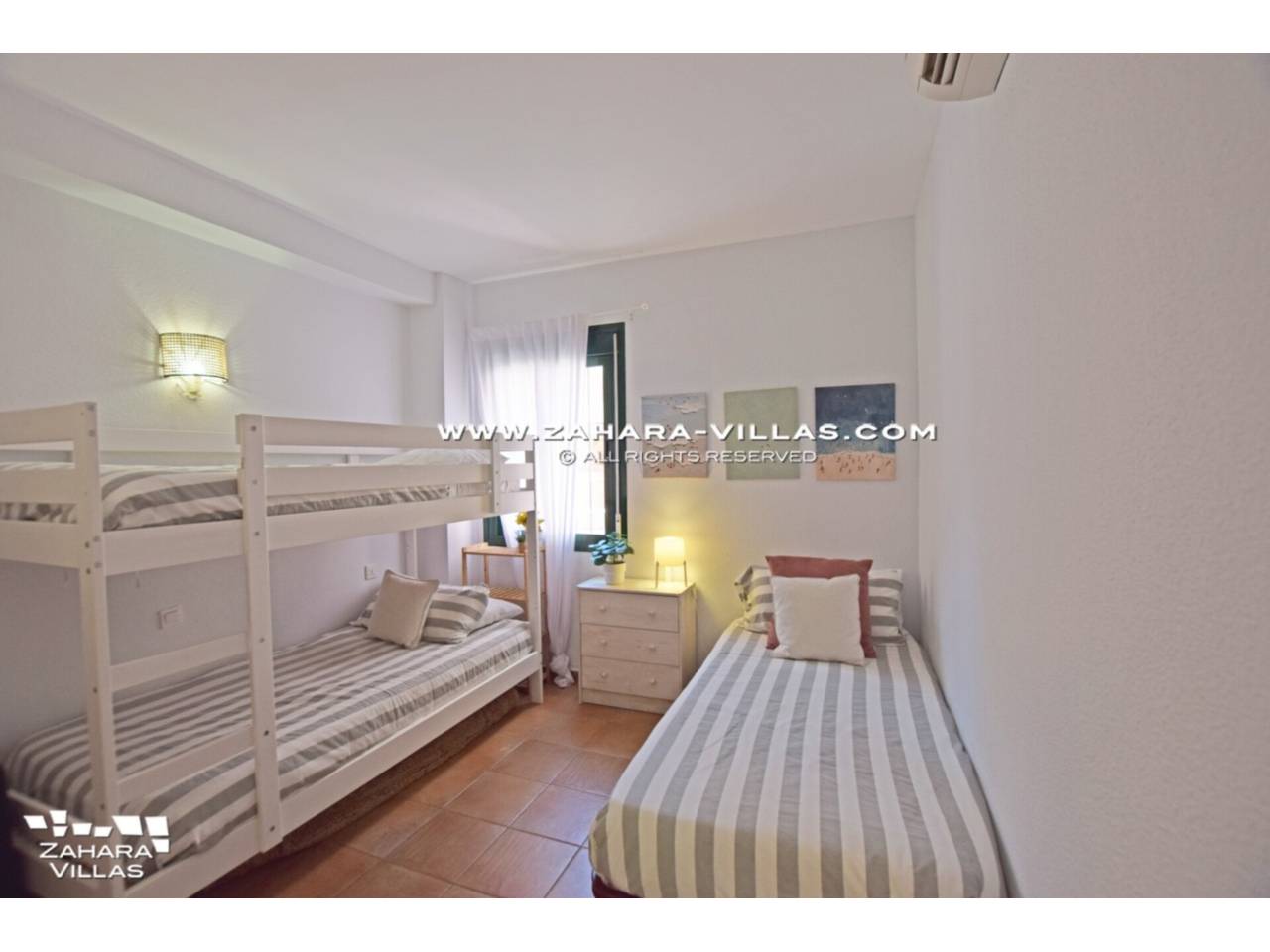 Imagen 20 de Bajo con Jardín Privado en Urb. Costa Zahara, a pie de playa