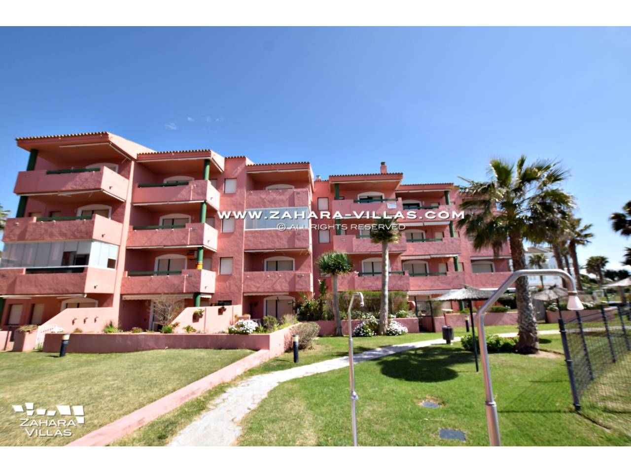 Imagen 42 de Bajo con Jardín Privado en Urb. Costa Zahara, a pie de playa