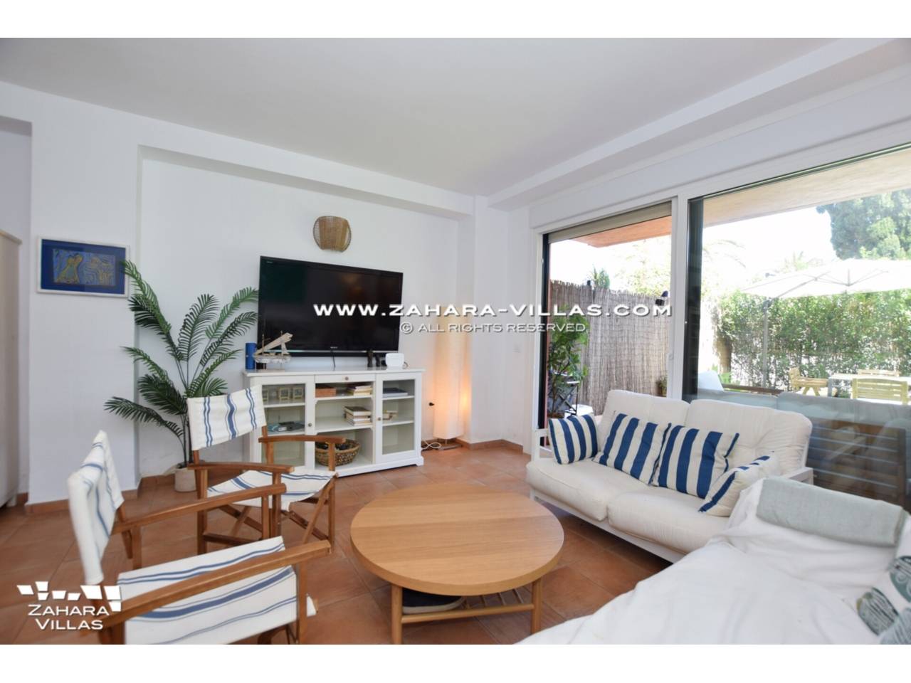 Imagen 8 de Bajo con Jardín Privado en Urb. Costa Zahara, a pie de playa