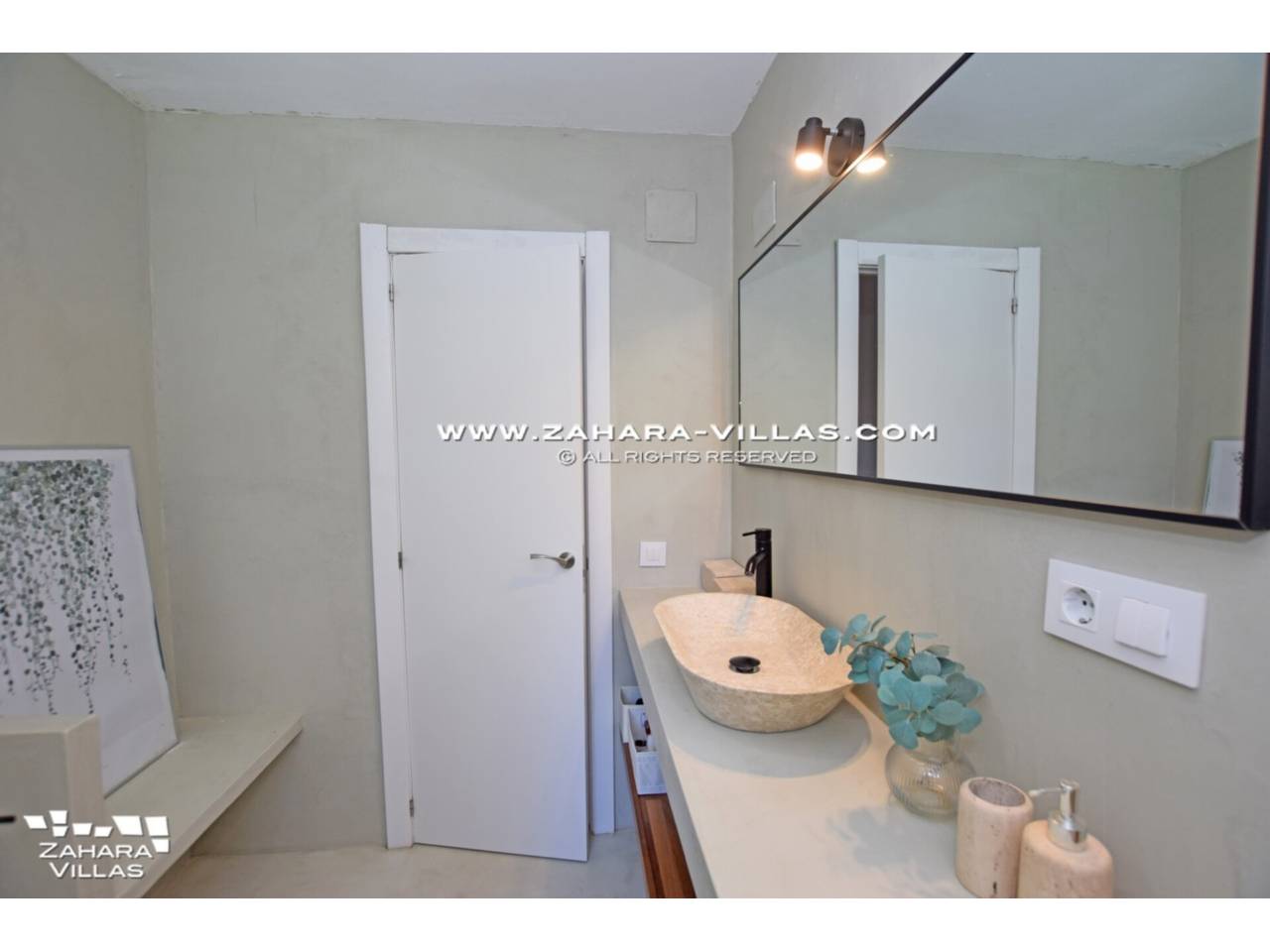 Imagen 30 de Bajo con Jardín Privado en Urb. Costa Zahara, a pie de playa