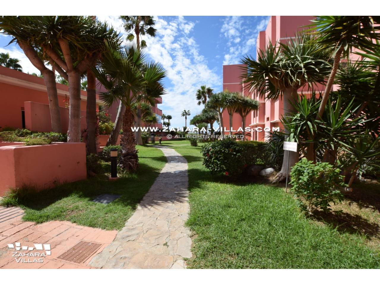 Imagen 45 de Bajo con Jardín Privado en Urb. Costa Zahara, a pie de playa