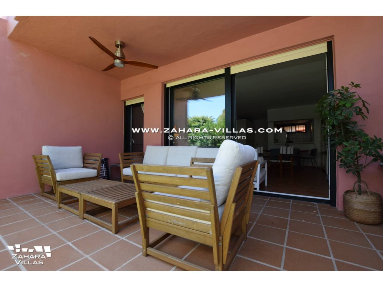 Imagen 4 de Bajo con Jardín Privado en Urb. Costa Zahara, a pie de playa