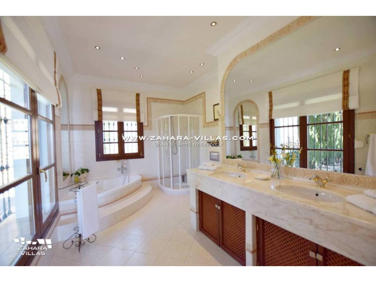 Imagen 3 de Villa mit atemberaubendem Panoramablick in Atlanterra zu verkaufen