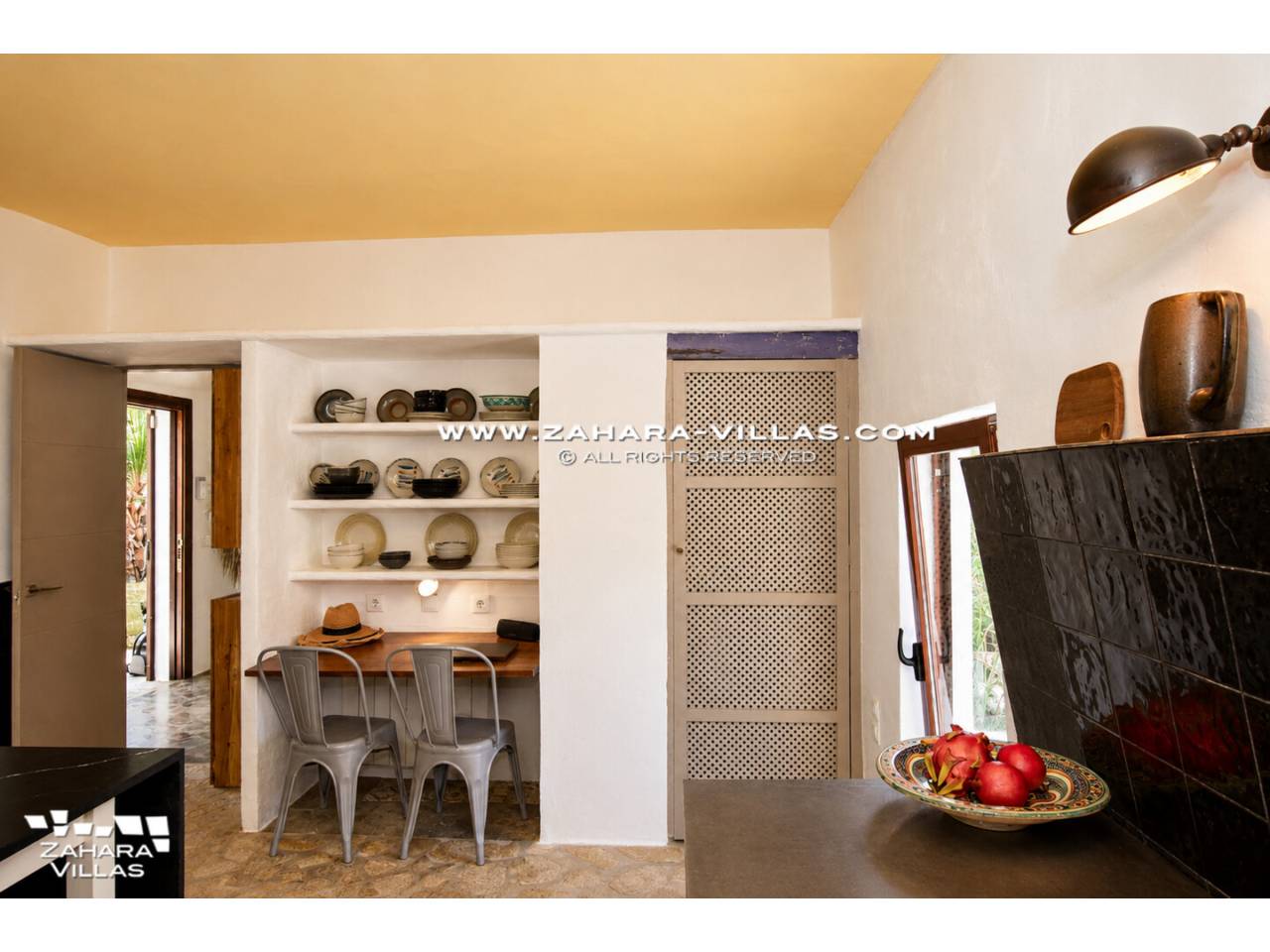 Imagen 20 de Chalet con maravilloso jardin y piscina privada en el pueblo de Zahara de los Atunes.
