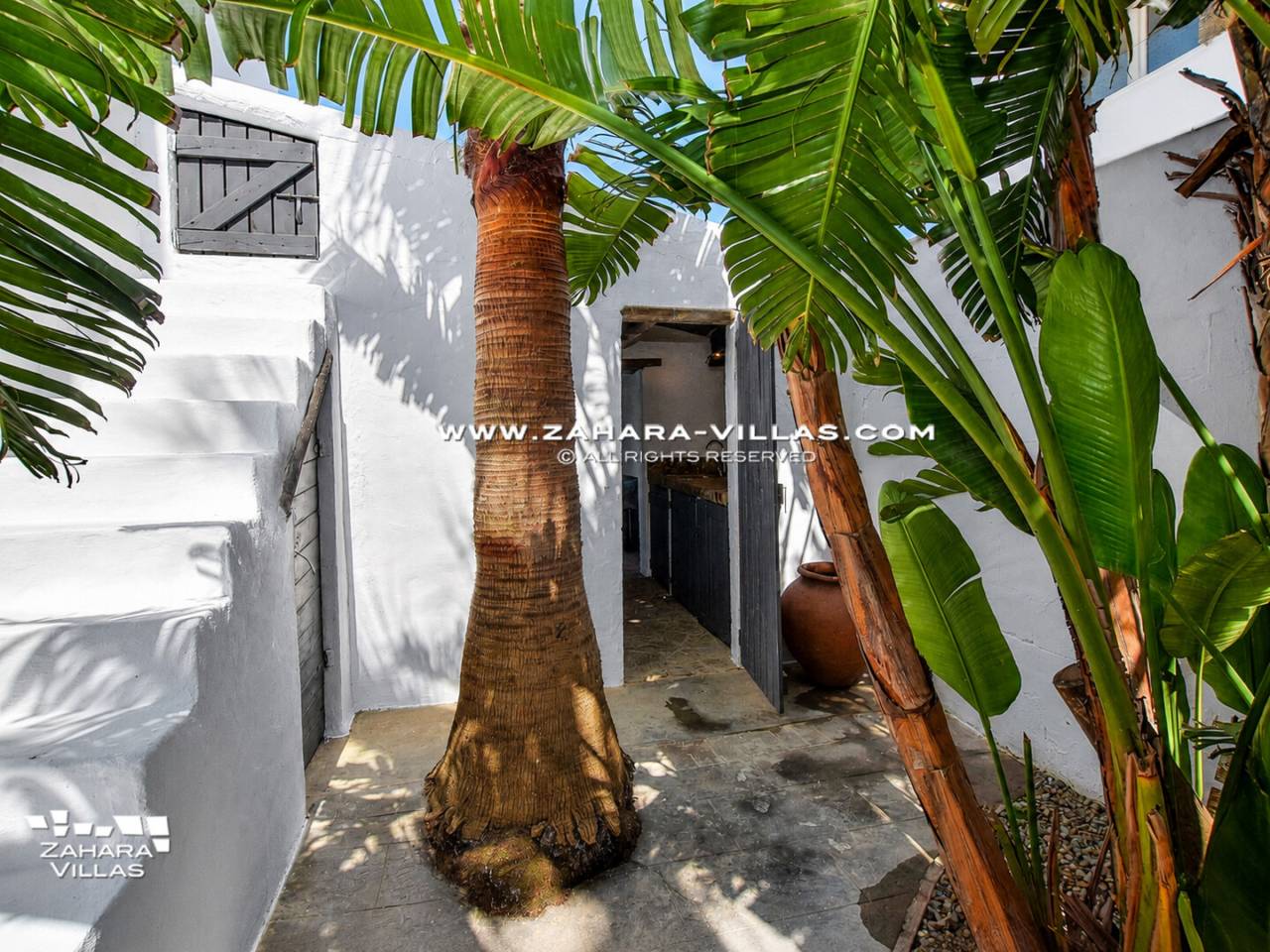Imagen 44 de Chalet con maravilloso jardin y piscina privada en el pueblo de Zahara de los Atunes.