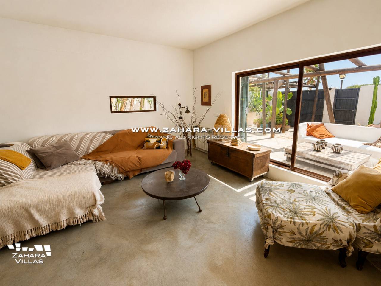 Imagen 14 de Chalet con maravilloso jardin y piscina privada en el pueblo de Zahara de los Atunes.