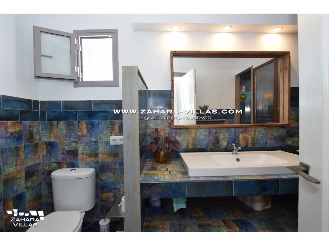 Imagen 35 de Chalet con maravilloso jardin y piscina privada en el pueblo de Zahara de los Atunes.