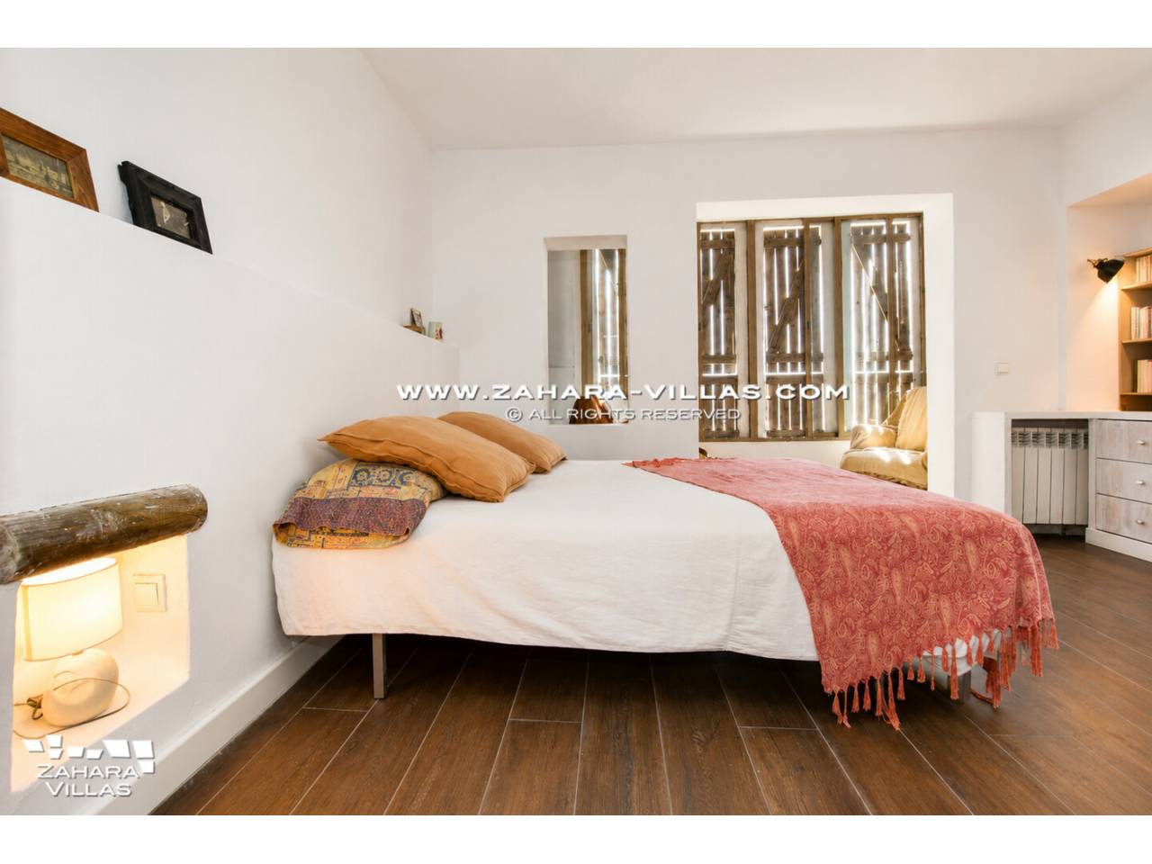 Imagen 26 de Chalet con maravilloso jardin y piscina privada en el pueblo de Zahara de los Atunes.