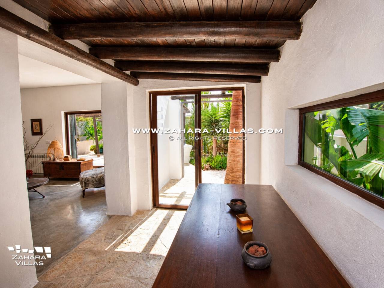 Imagen 15 de Chalet con maravilloso jardin y piscina privada en el pueblo de Zahara de los Atunes.