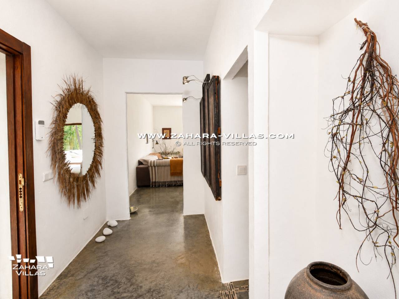 Imagen 4 de Chalet con maravilloso jardin y piscina privada en el pueblo de Zahara de los Atunes.