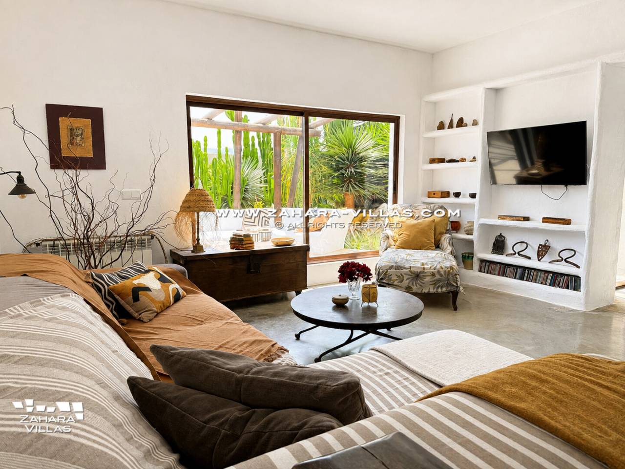 Imagen 7 de Chalet con maravilloso jardin y piscina privada en el pueblo de Zahara de los Atunes.