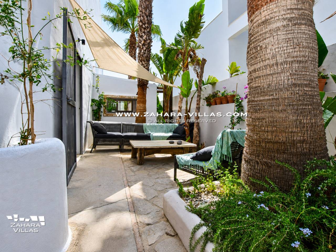 Imagen 23 de Chalet con maravilloso jardin y piscina privada en el pueblo de Zahara de los Atunes.