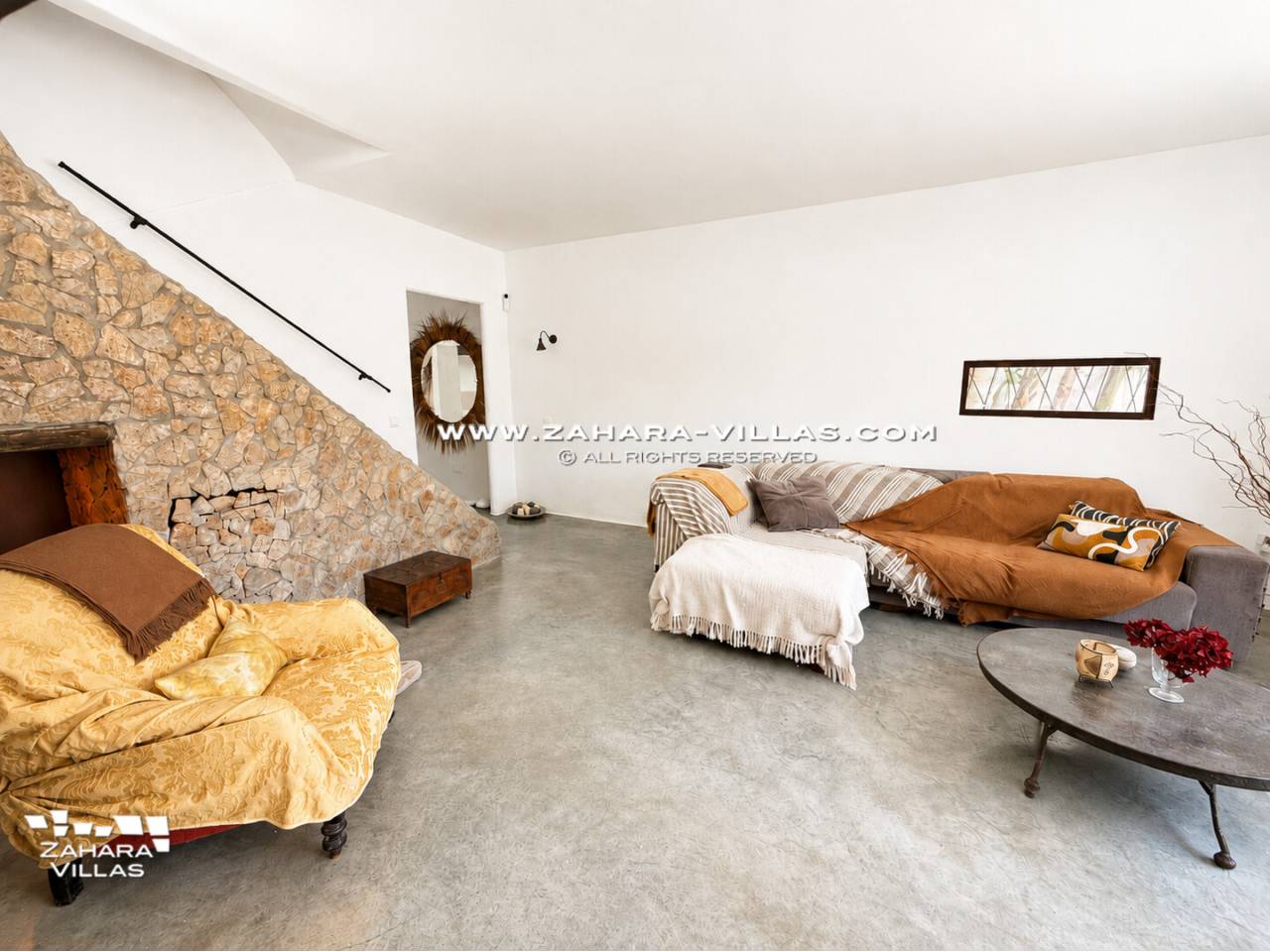 Imagen 12 de Chalet con maravilloso jardin y piscina privada en el pueblo de Zahara de los Atunes.