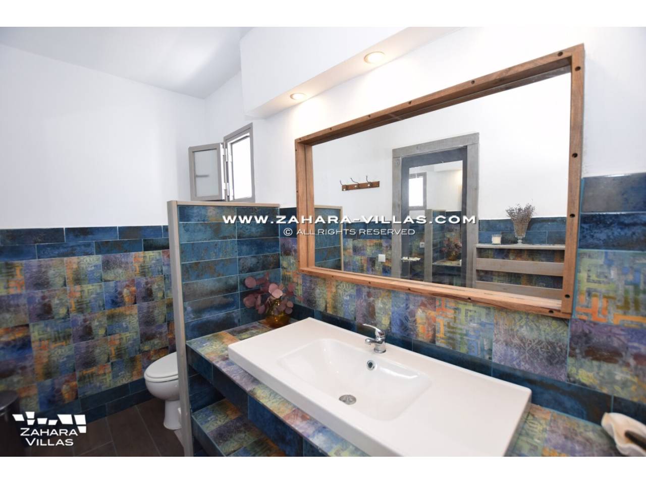 Imagen 36 de Chalet con maravilloso jardin y piscina privada en el pueblo de Zahara de los Atunes.