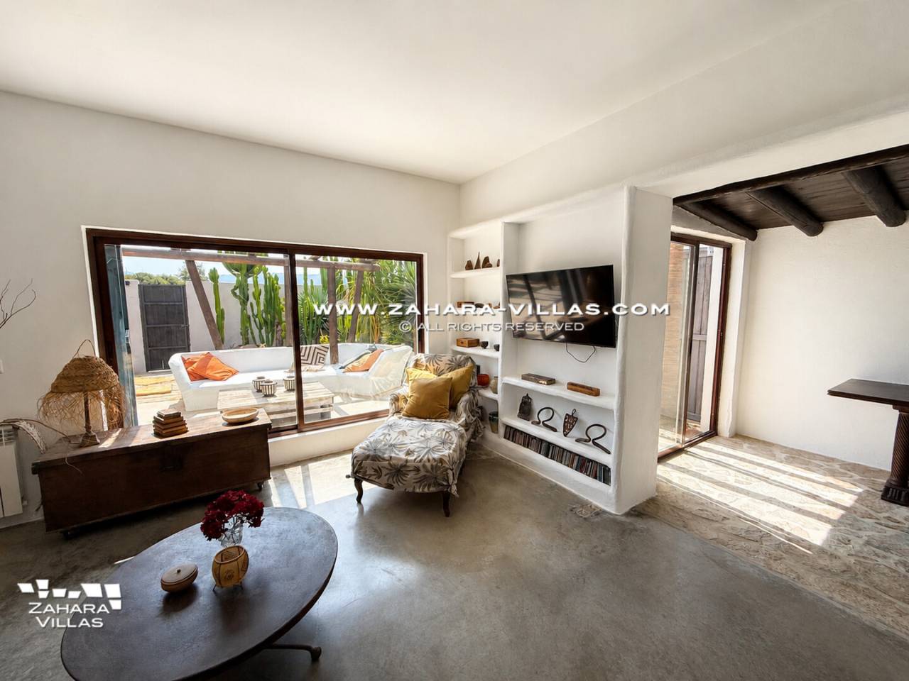 Imagen 11 de Chalet con maravilloso jardin y piscina privada en el pueblo de Zahara de los Atunes.