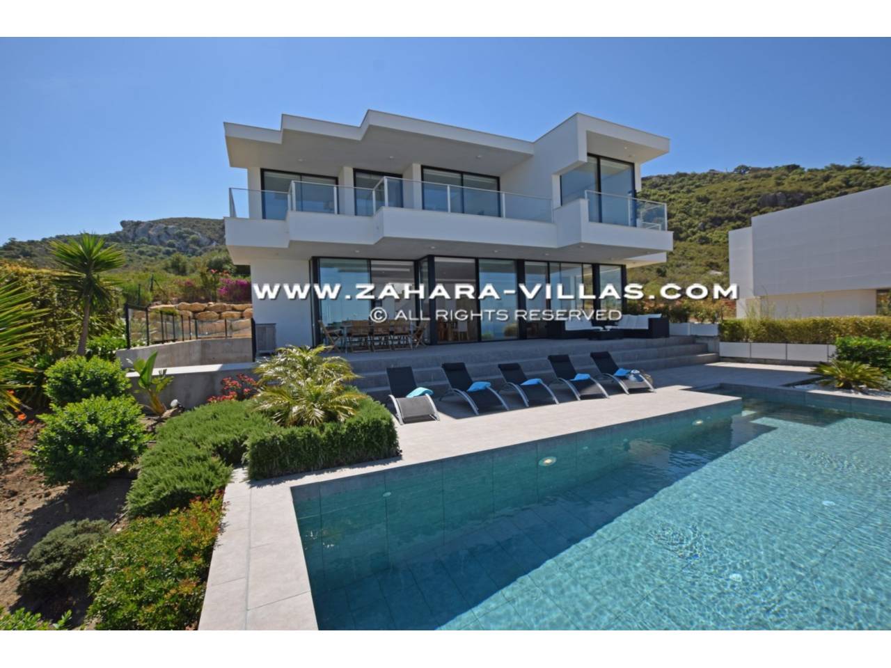Imagen 1 de Built villa with panoramic views.
