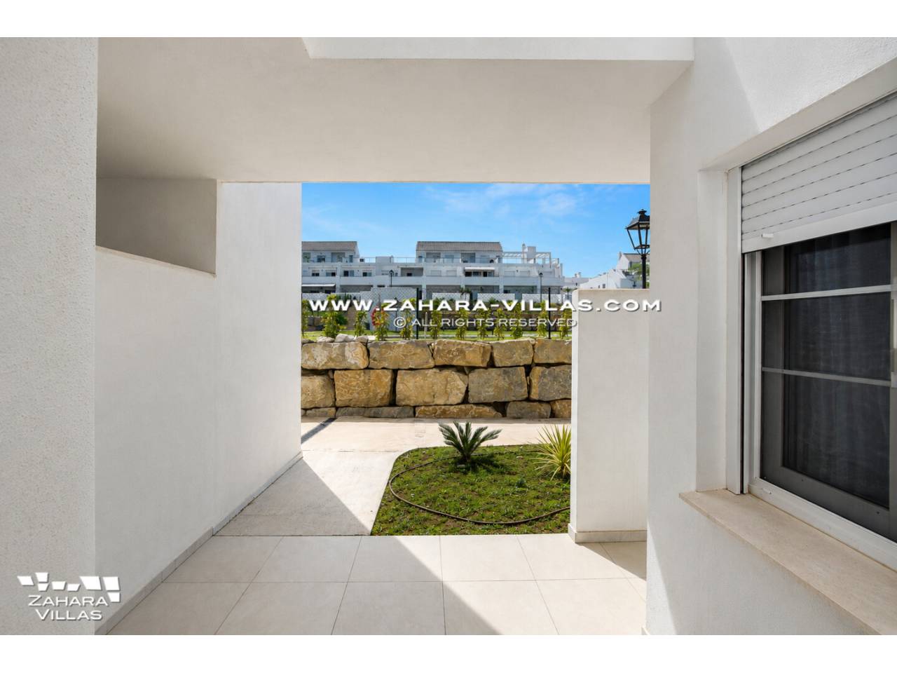 Imagen 18 de Casa en planta baja, de reciente construcción, con vistas al mar, en venta en Urb. Atardeceres, Atlanterra