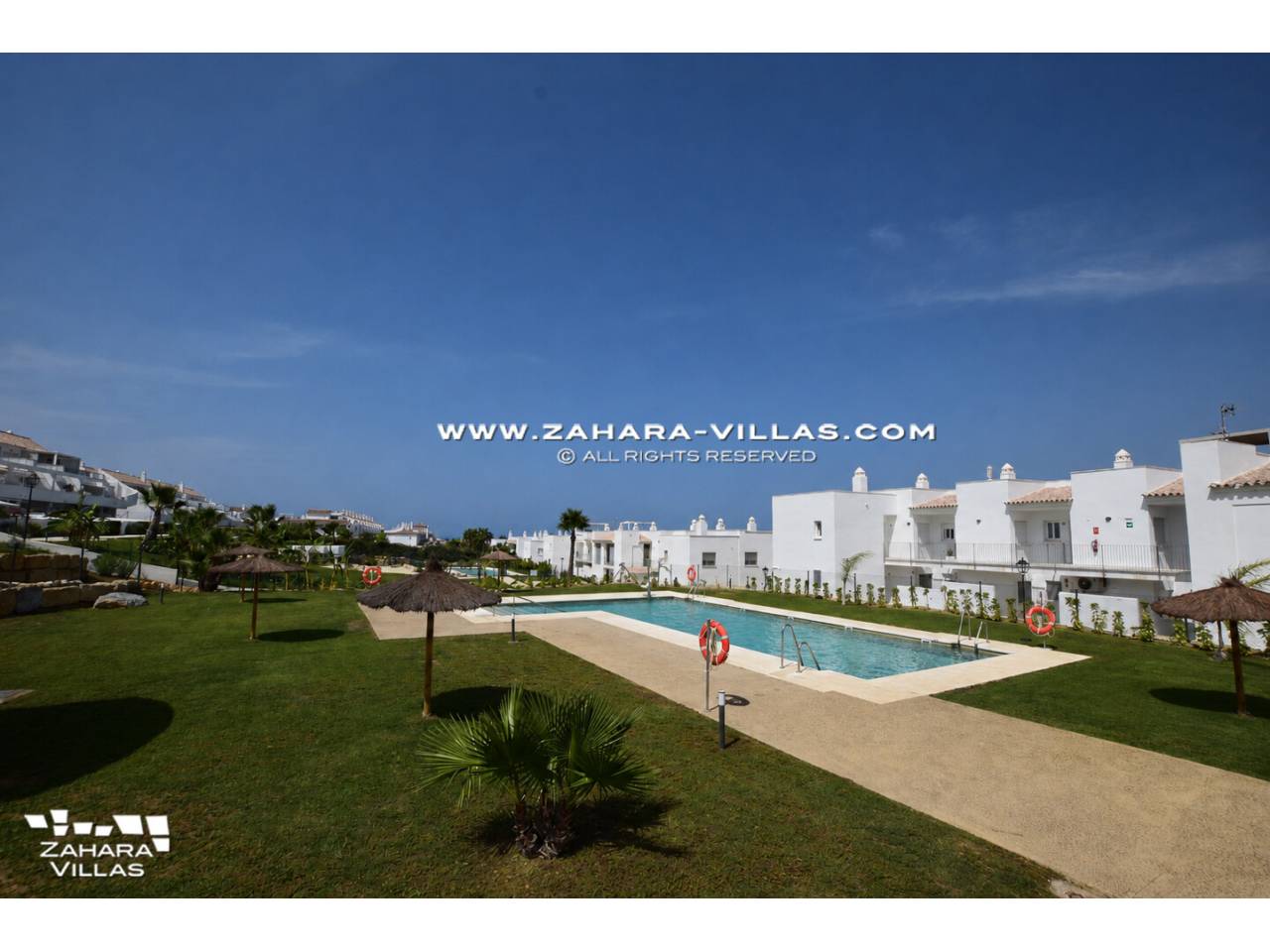 Imagen 12 de Casa en planta baja, de reciente construcción, con vistas al mar, en venta en Urb. Atardeceres, Atlanterra