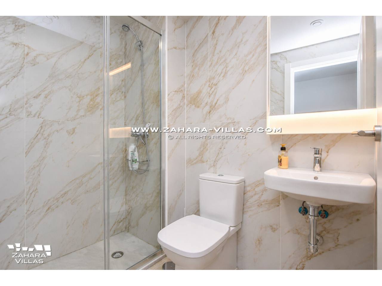Imagen 13 de Casa en planta baja, de reciente construcción, con vistas al mar, en venta en Urb. Atardeceres, Atlanterra