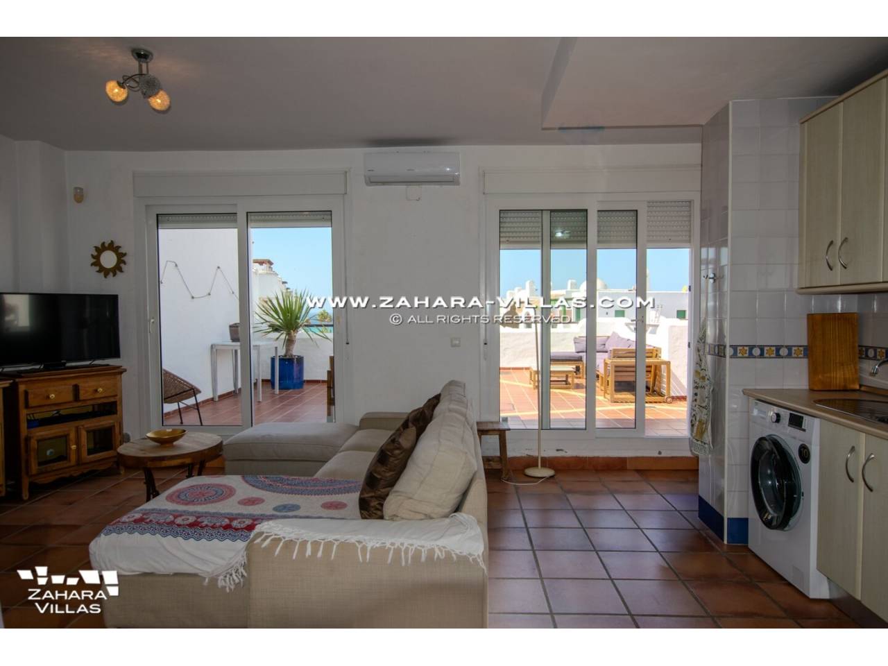 Imagen 3 de Atico-dúplex con vistas al mar en Urb. Bahia de la Plata, Atlanterra.