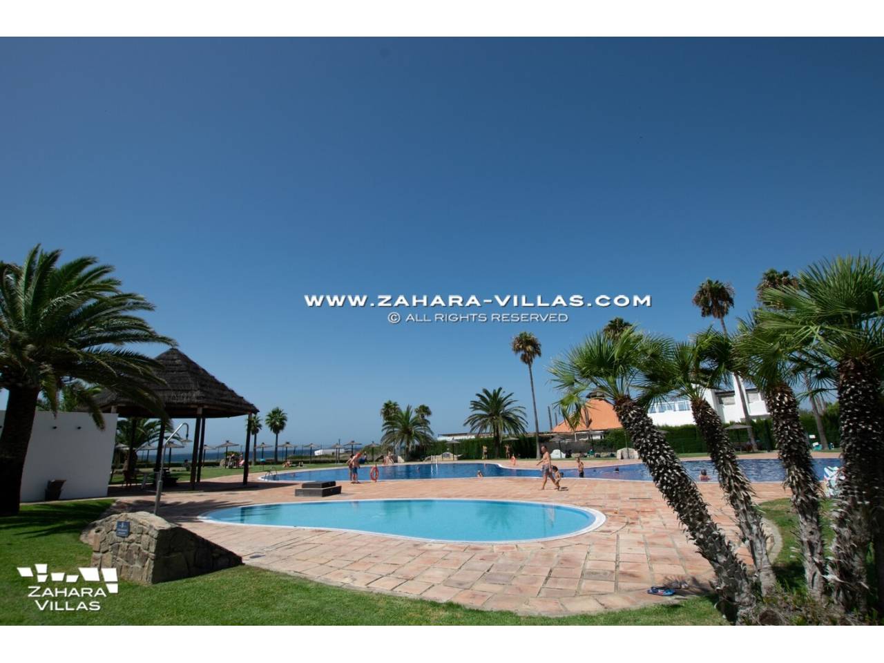 Imagen 20 de Atico-dúplex con vistas al mar en Urb. Bahia de la Plata, Atlanterra.