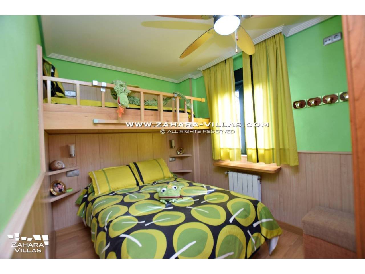 Imagen 12 de Estupendo Apartamento frontal totalmente reformado con 3 dormitorios 2 baños y plaza de garaje