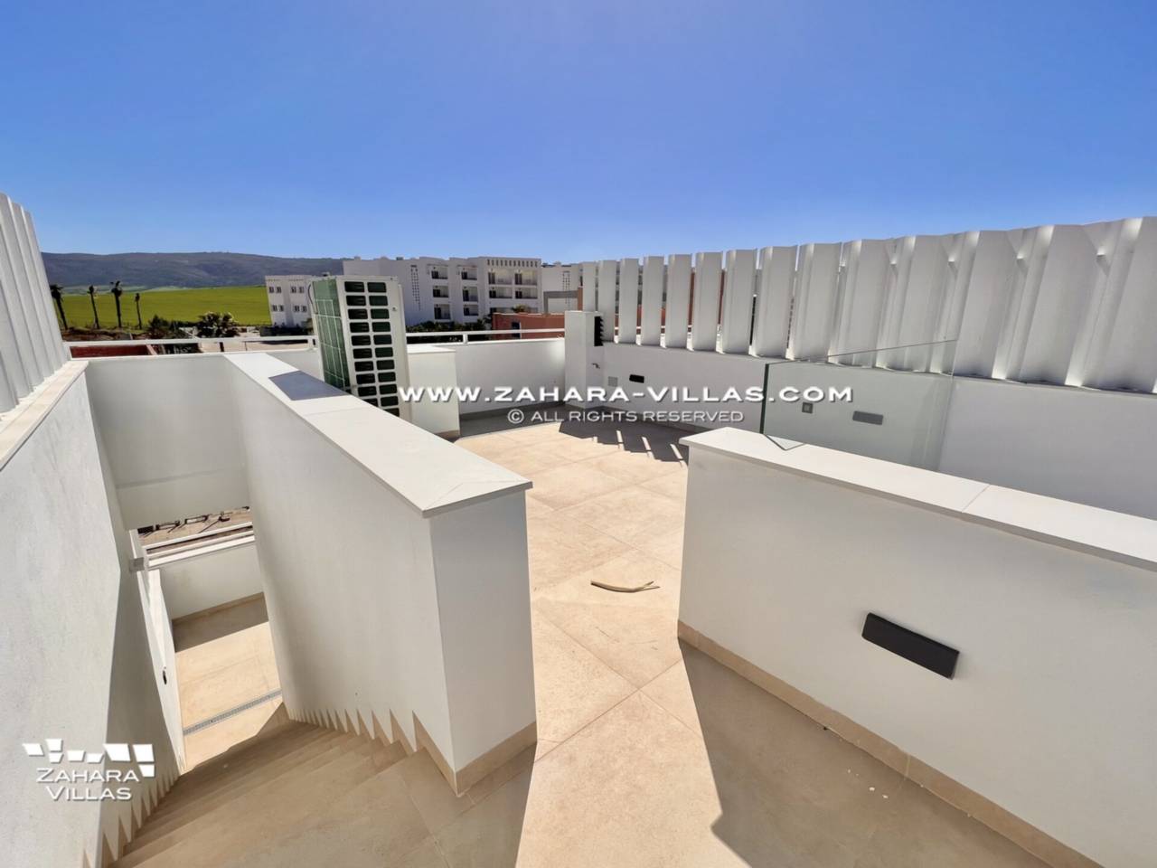 Imagen 41 de Promoción obra nueva terminada "EL OASIS DE ZAHARA" viviendas adosadas junto al mar