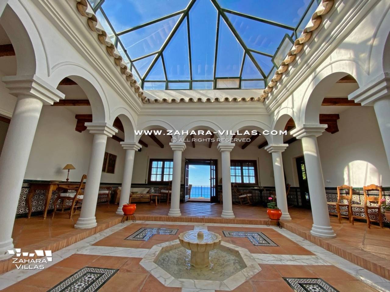 Imagen 1 de Magnifico Chalet Andalusi con 5 Dormitorios a pie de playa