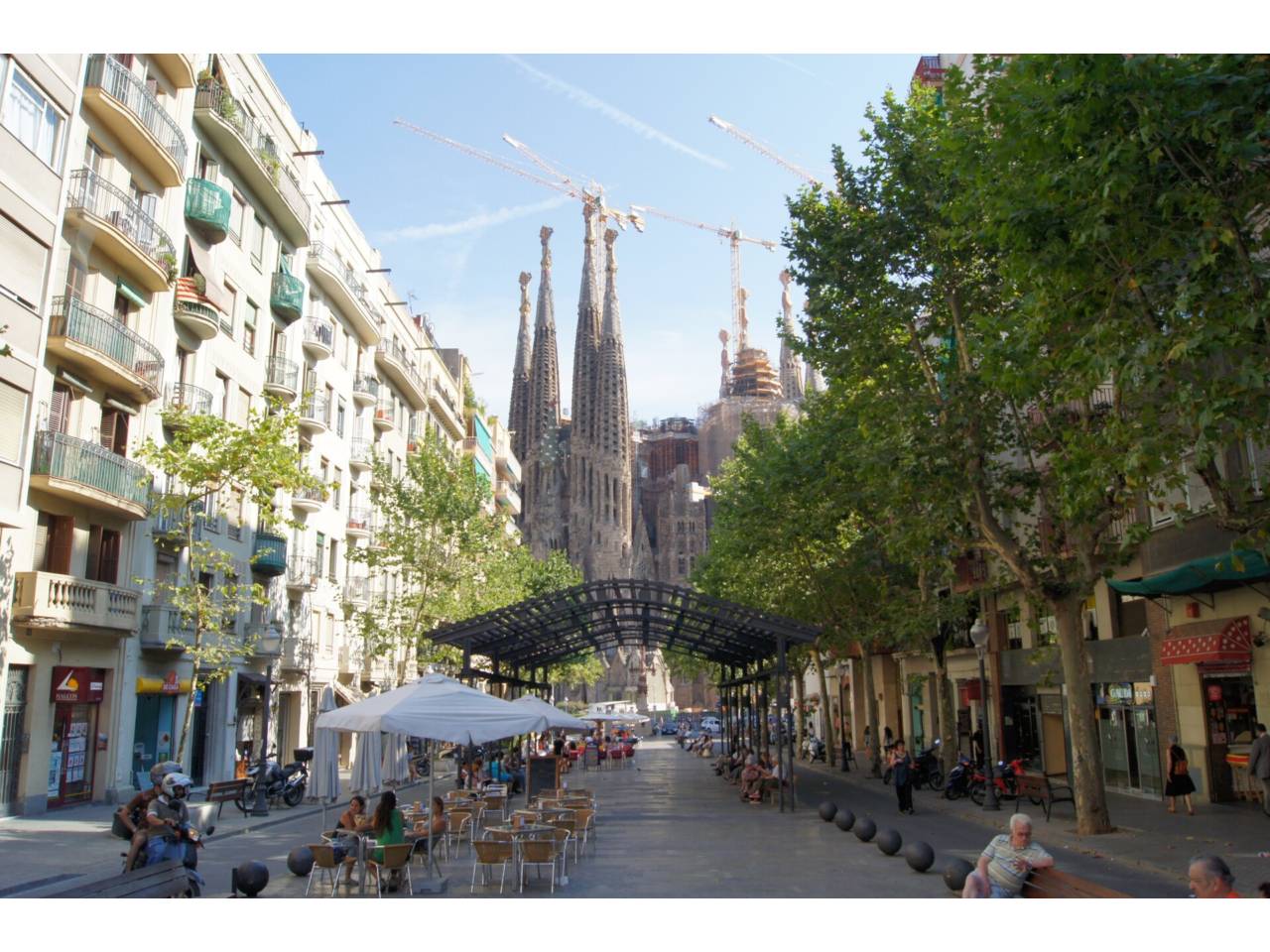 locales-comerciales en barcelona-capital · la-sagrada-familia €