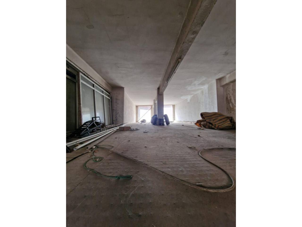 locales-comerciales en sant-feliu-de-llobregat · sant-feliu-de-llobregat 424200.00€