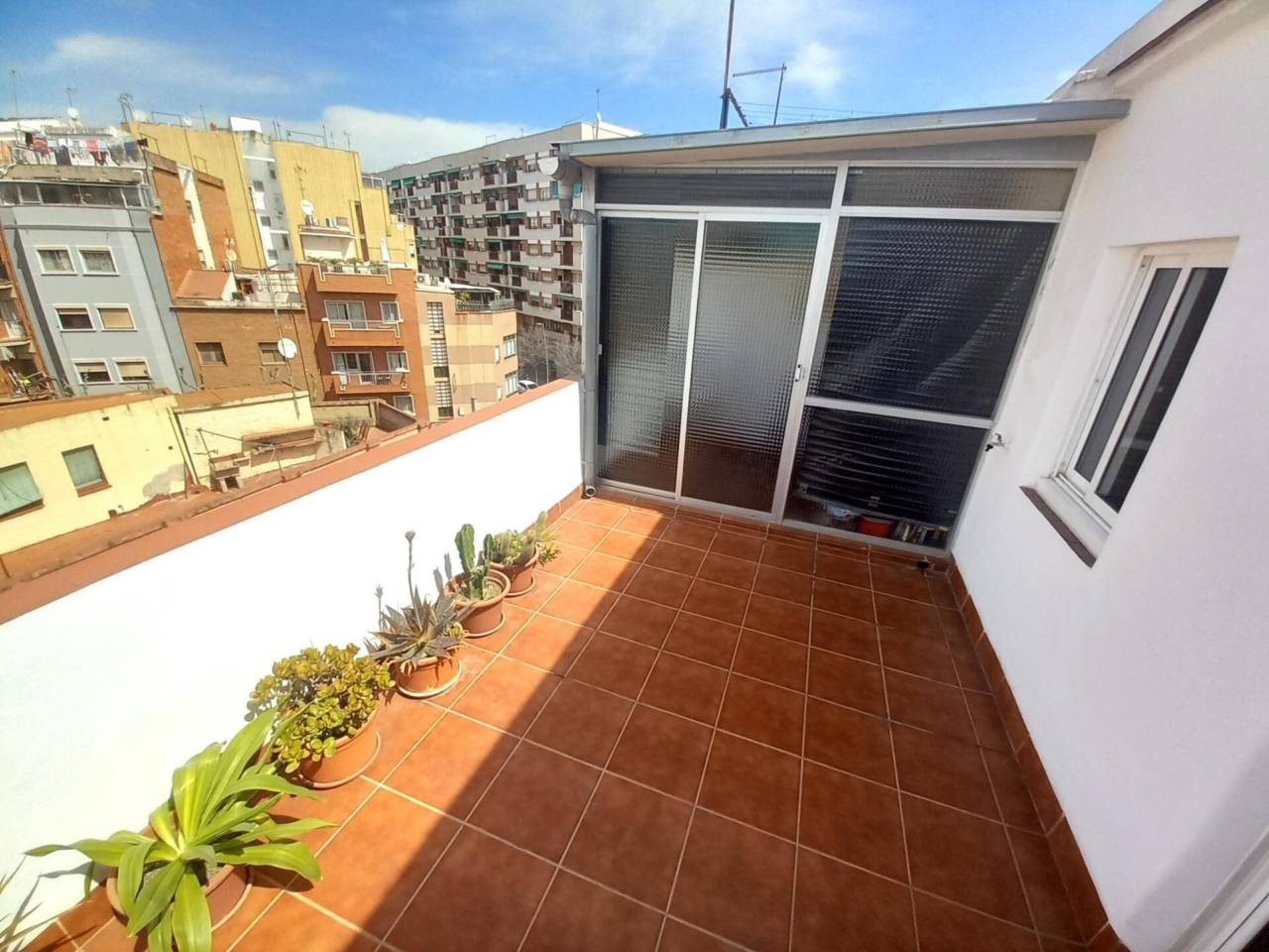 pisos en l'hospitalet-de-llobregat · pubilla-cases 195000.00€