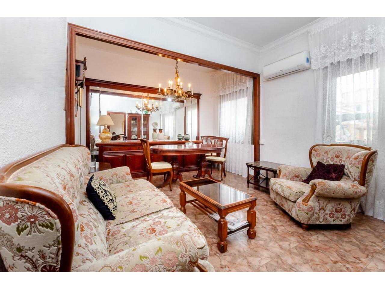 pisos en barcelona-capital · el-guinardo 280000.00€