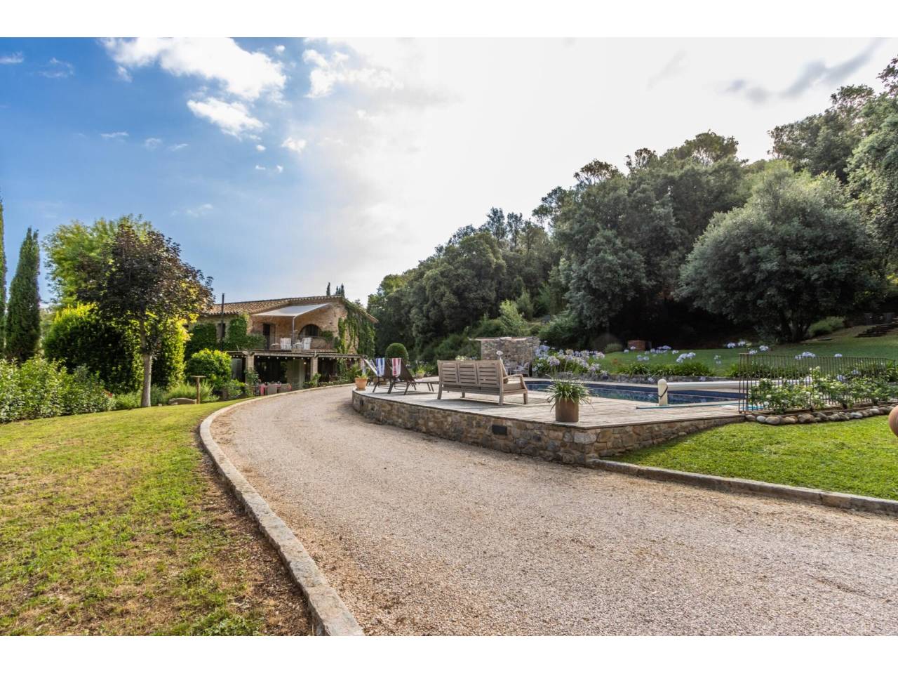 finca-rustica en esponella · batllori 1300000.00€