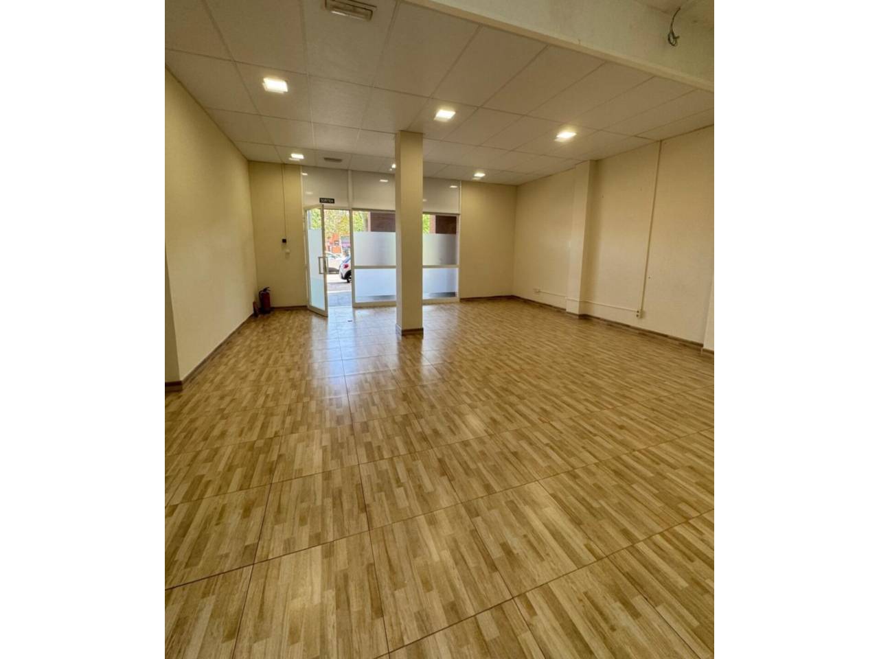 locales-comerciales en sabadell · can-deu €