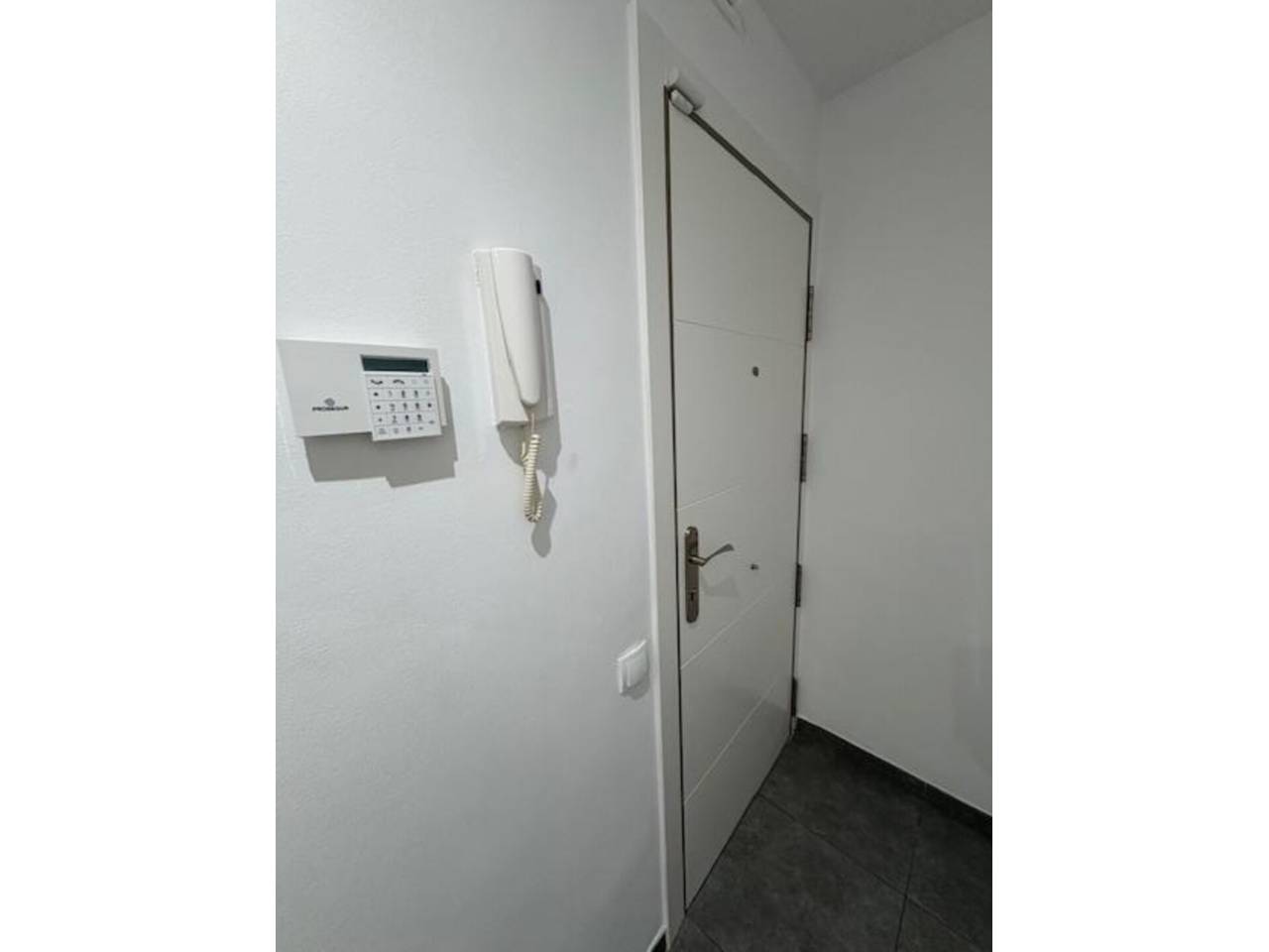 pisos en esplugues-de-llobregat · esplugues-de-llobregat 199900.00€