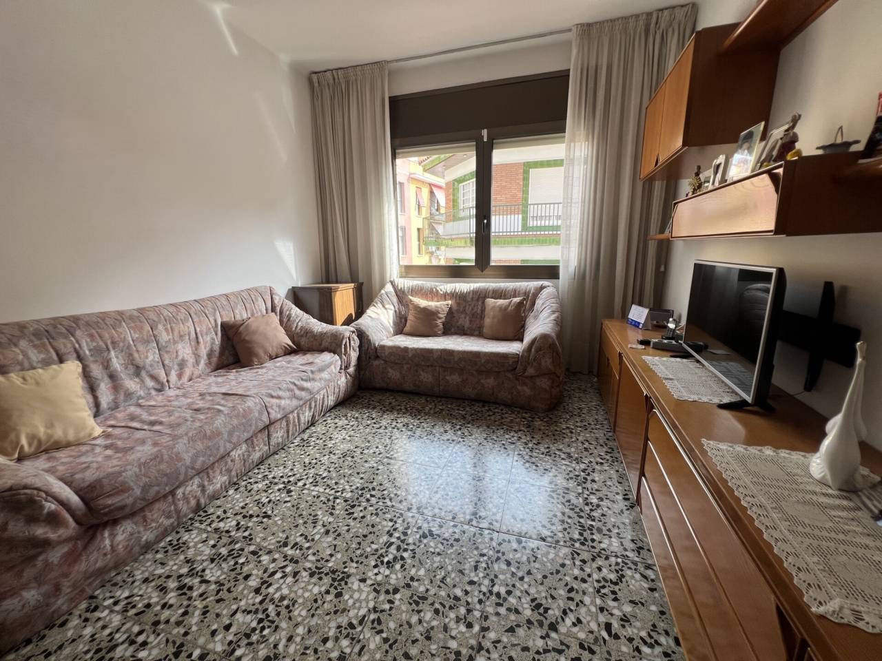 pisos en sant-boi-de-llobregat · centre 240000.00€