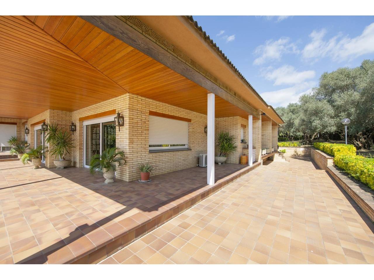 casa en cornella-del-terri · cornella-del-terri 940000.00€