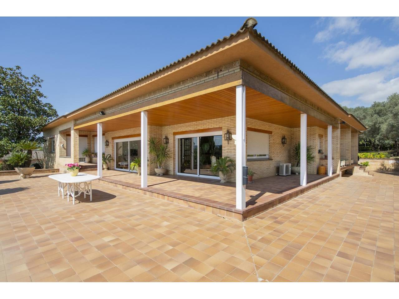 casa en cornella-del-terri · cornella-del-terri 940000.00€