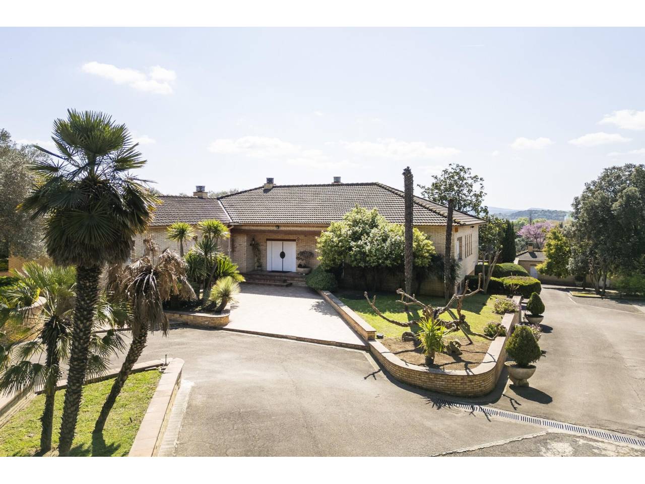 casa en cornella-del-terri · cornella-del-terri 940000.00€