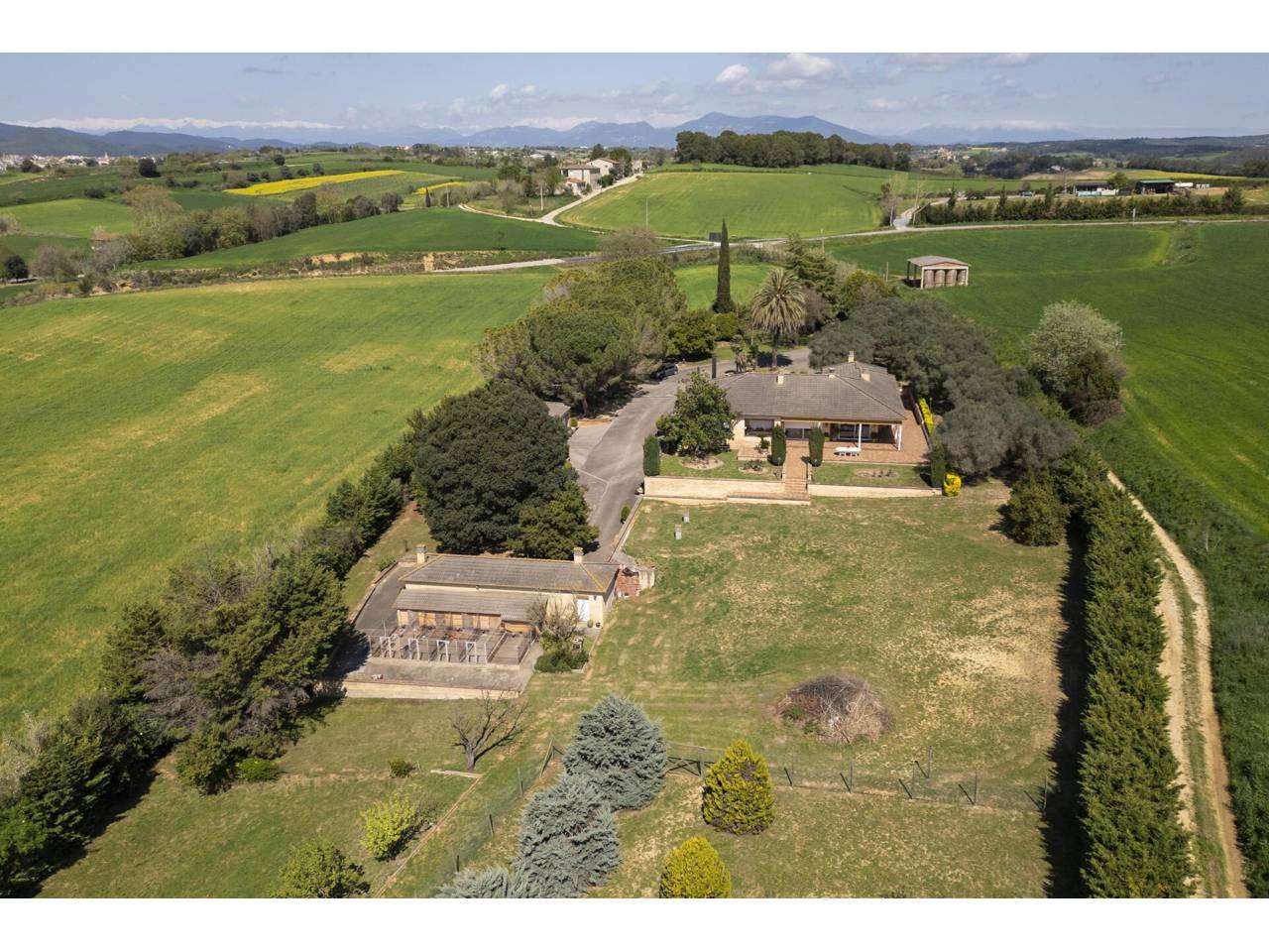 casa en cornella-del-terri · cornella-del-terri 940000.00€