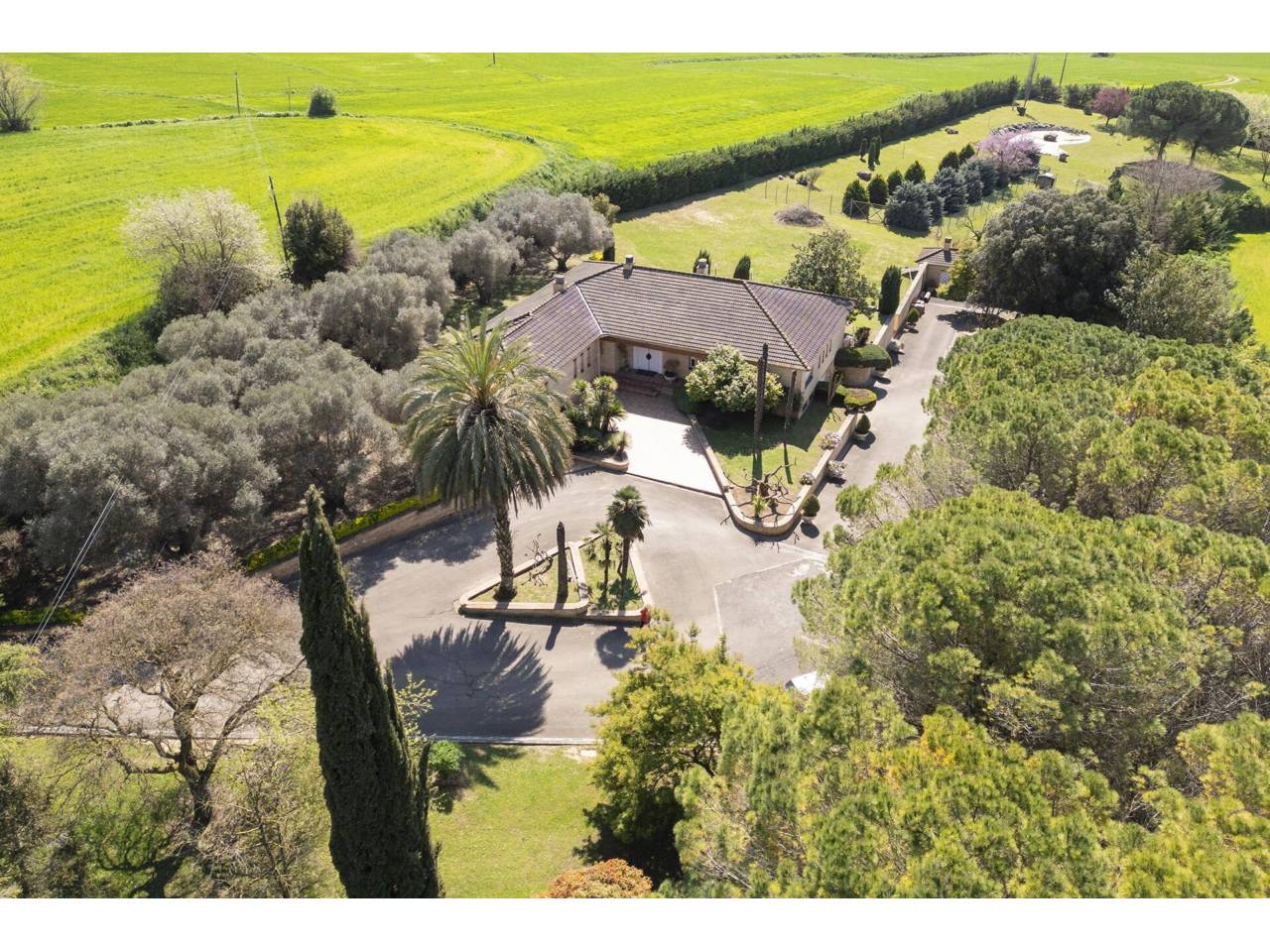 casa en cornella-del-terri · cornella-del-terri 940000.00€