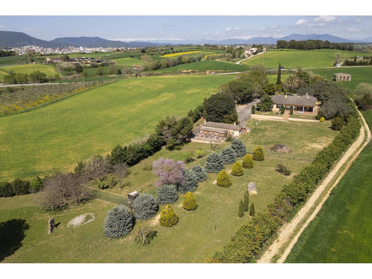 casa en cornella-del-terri · cornella-del-terri 940000.00€