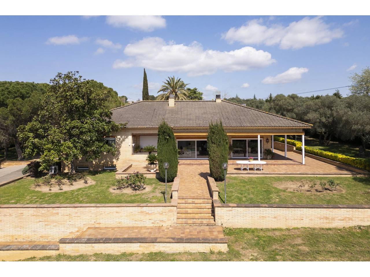 casa en cornella-del-terri · cornella-del-terri 940000.00€