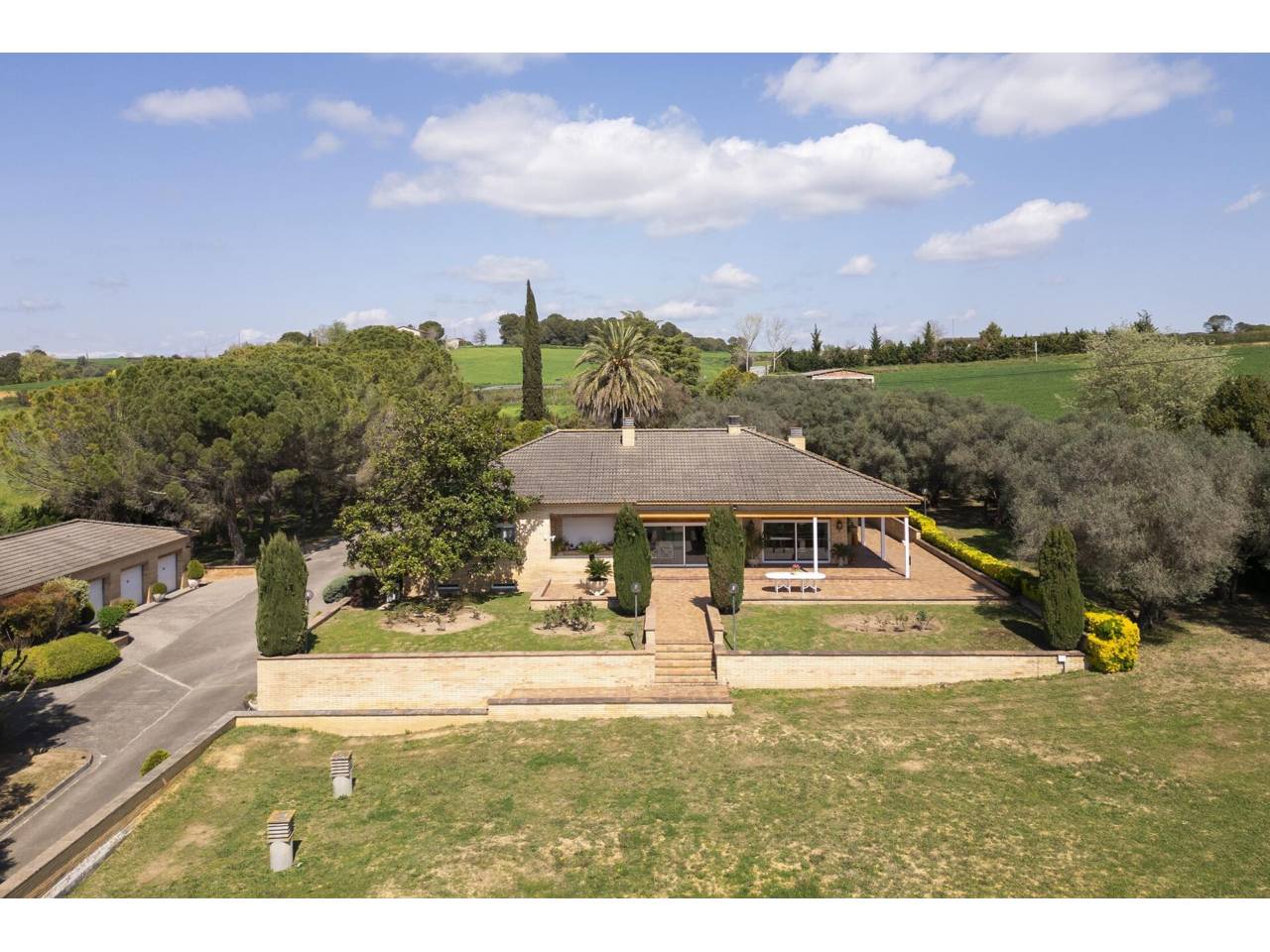 casa en cornella-del-terri · cornella-del-terri 940000.00€