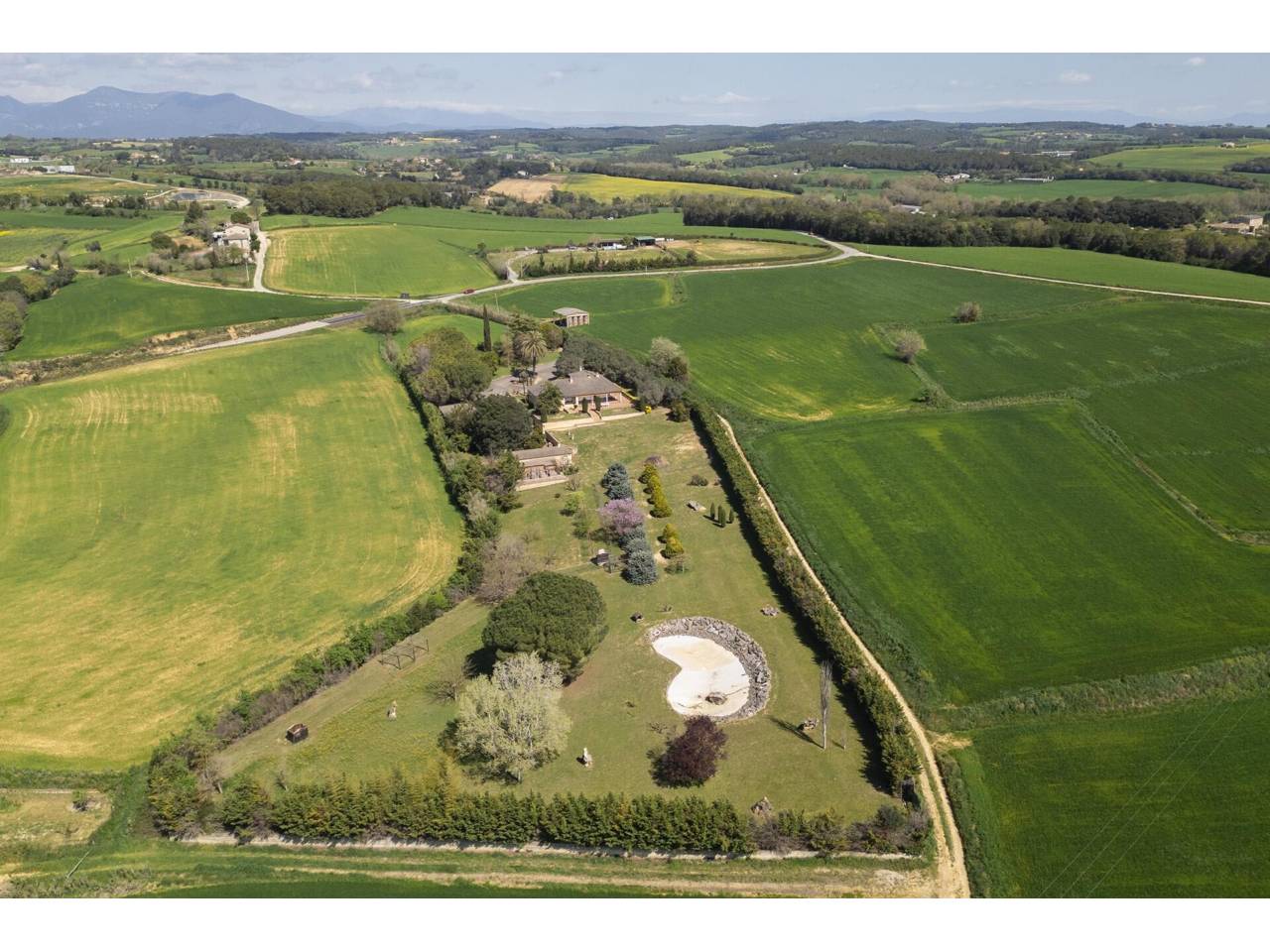 casa en cornella-del-terri · cornella-del-terri 940000.00€